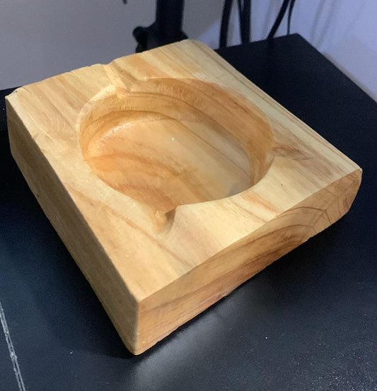 Vintage Solid Wood Ashtray: Nature-Inspired Elegance for Home and Office Decor.